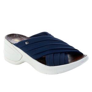 Bzees Knockout Sandals Women’s Size 9 US Navy White Comfort Gel Platform Slip-On